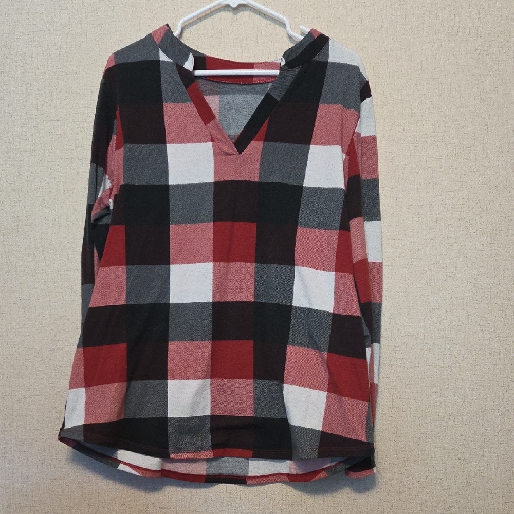 Plaid V-Neck Long Sleeve Top